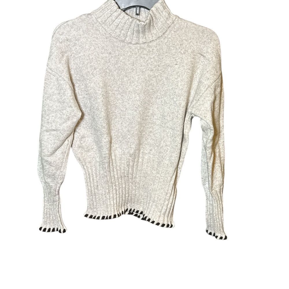 Cream/grey Knit Turtleneck Sweater